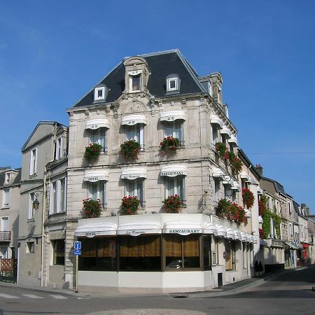 Hotel Restaurant Des Remparts Chaumont  Exterior foto